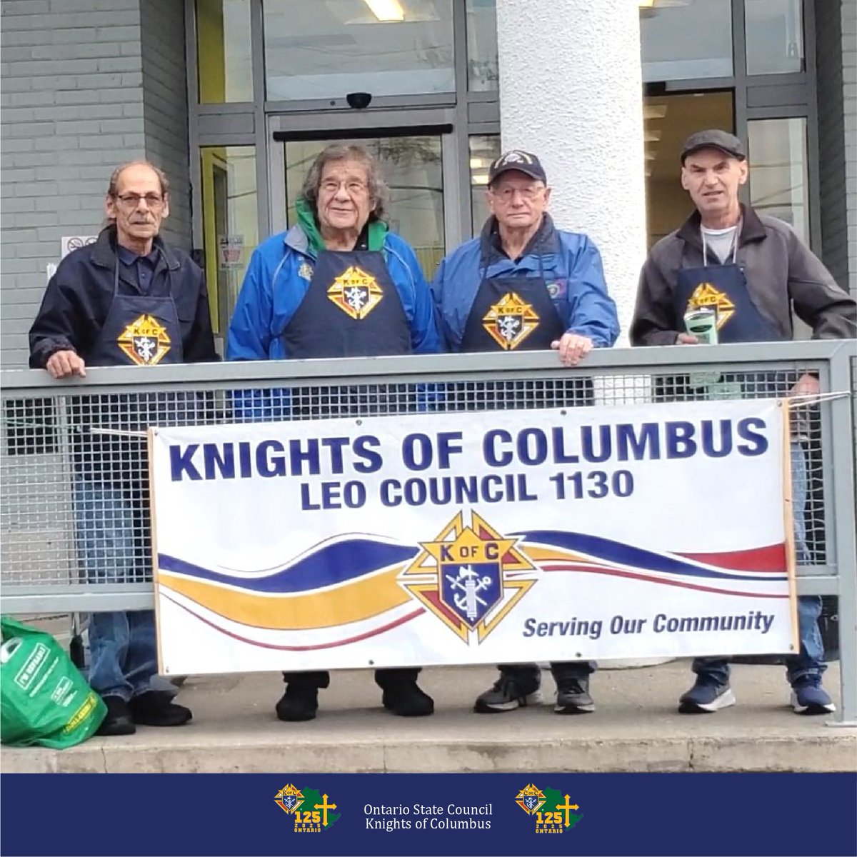 KofCOntario's tweet photo. On October 25, the six #KofC councils in #ThunderBay (District 14) held their semi-annual Food Drive in support of the #DewDropInn, a local soup kitchen.
Together, the councils mobilized 68 Knights collecting donations at five grocery stores. https://t.co/gq0lZqkGHH