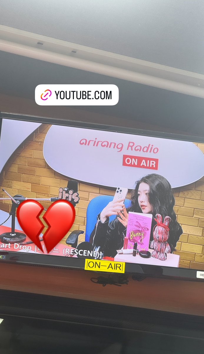 for prettylittleiris tweet media