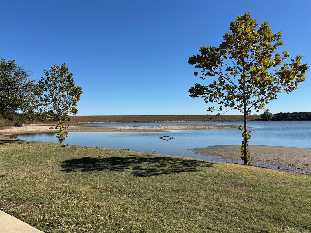 Lakewood Park lake update: 
Beginning September 2025, the Upper Brushy Creek Water Control and Improvement District (WCID) began draining its reservoir at Lakewood Park. WCID has sole authority over water levels throughout its district. Read more at leandertx.gov/CivicAlerts.as…