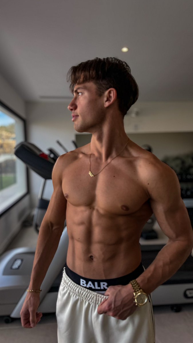 semchamp69's tweet photo. Looking for new gym wear 👀
Any good brand suggestions?
I’m selling my old clothes :) https://t.co/YgbseqW2GI