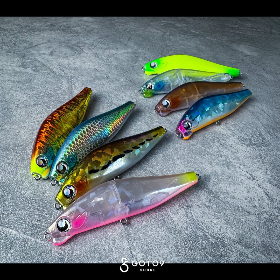 fimosw's tweet photo. 【エルマ90Sは、いよいよ販売開始！】

巷で話題を呼んでいるGOTO9のシャロー特化型シンペン「エルマ90S」遂に発売が開始されるとのことです😀‼️

https://t.co/FXQaqv1re0

ハイシーズンの今、シャロー攻略の「即戦力」になりそうです🔥💪

スイムアクションや各速度域での使い方は「fimoTV」でも公開中ですのでそちらも要チェック‼️

https://t.co/dMrybU5pMb