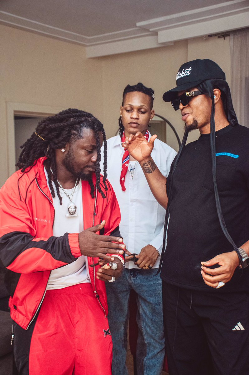 Thanks The Hero <a href="/aguero__banks/">AgueroBanks</a> for hosting I &amp; my label @altaconfianzarecords over the weekend, Happy birthday once again 💜🫡

042 is always a home🏠

📸: <a href="/Dir_funk/">FUNKY</a>