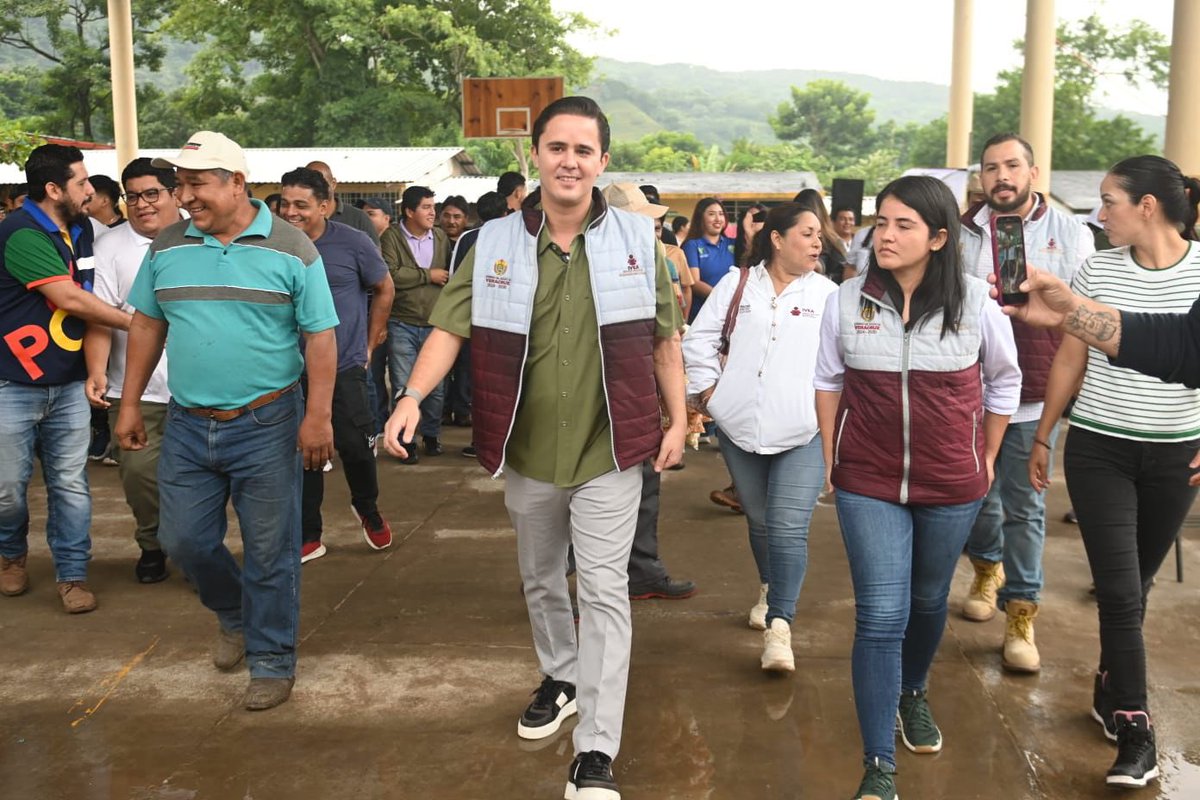 NUNCA ES TARDE PARA APRENDER!
* En San Andrés Tuxtla saldremos del primer lugar en analfabetismo: <a href="/RafaFararoni/">Rafa Fararoni</a> 
*#IVEA realizará censo para ubicar a personas mayores de 15 años que no saben leer ni escribir o que no concluyeron sus estudios en nivel básico
Fararoni Informa