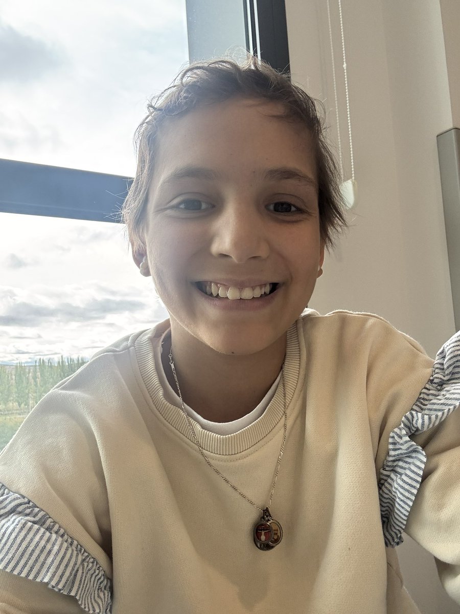 mariacmpfg's tweet image. Afición, hola 🤗

Hoy tengo buenas noticias: la analítica me ha salido bien y, de momento, no tengo que pincharme el Neupogen💪🏻
La consulta de cardiología estoy igual y de digestivo, me toca comer más verdura.

Jueves me toca otra analítica 

Seguir sonriendo 😀 
Os quiero🥰