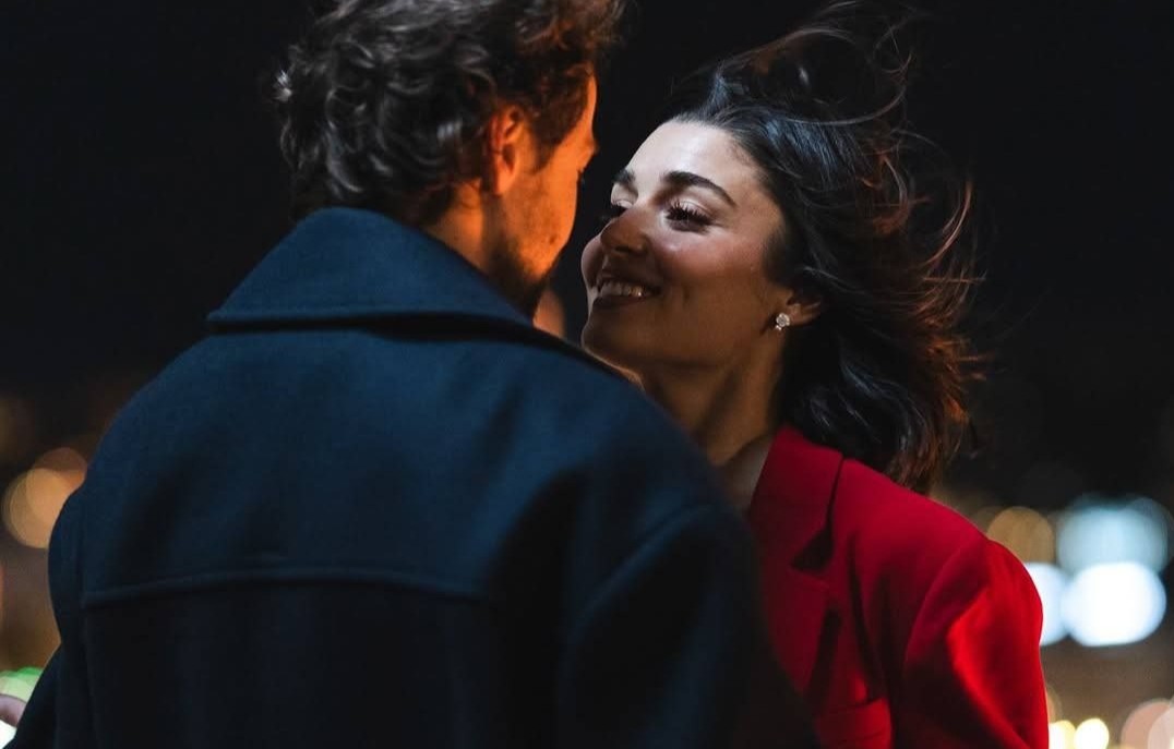 ClaudiaGiunti's tweet photo. This time, the power of that magical bond that blossomed in their childhood will be put to the test.
●
Screenplay
#HandeErçel and #ElçinMuslu
●The Directed #Ketch
#ukidünyabirdilek #HandeErçel #MetinAkdülger https://t.co/tvVvL0YlKI