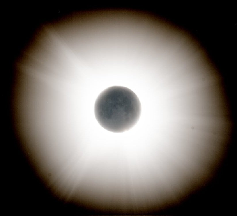 machvolum's tweet photo. @Astro_Strategy @No_Curve It is, in fact, the moon. https://t.co/DYqe9Su491