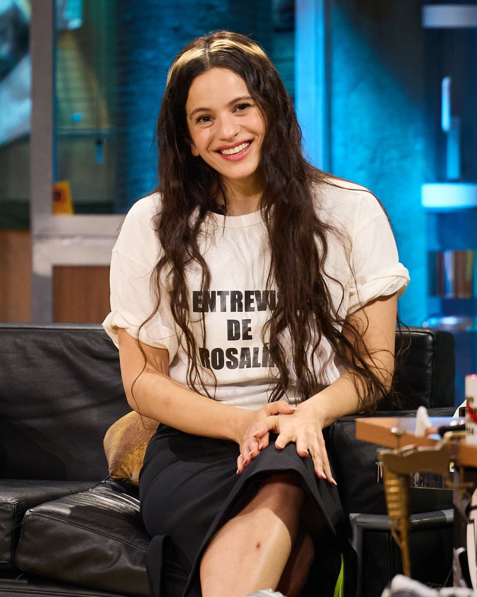 Después de haber visto la entrevista de Rosalia en #LaRevuelta me declaro super fan de ella. No solo como artista, sino como persona. 

Nunca me había interesado mucho por ella, pero después de esto, SUPER FAN✨