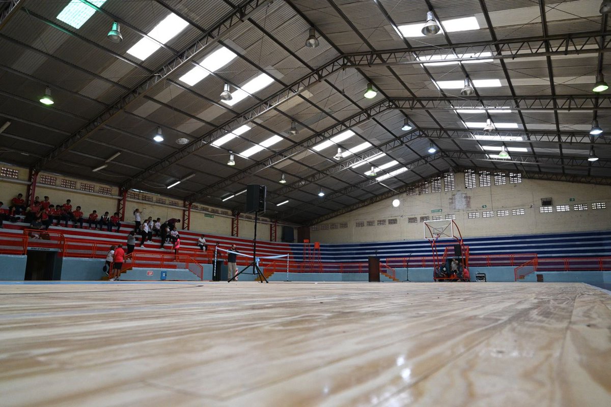 Junto al intendente José María Issa inauguramos el nuevo piso flotante profesional del Complejo Deportivo de Metán.

Una obra del Plan Meta que potencia el deporte en toda la provincia.

El deporte une, forma valores y brinda contención.

Primero Salta. Primero los salteños.
