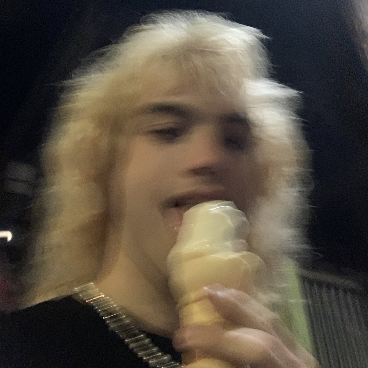 offtopic44's tweet photo. Haven’t posted anything in almost a year cause I’ve been blonde and didn’t know how to launch that https://t.co/Fma67ZuTWs
