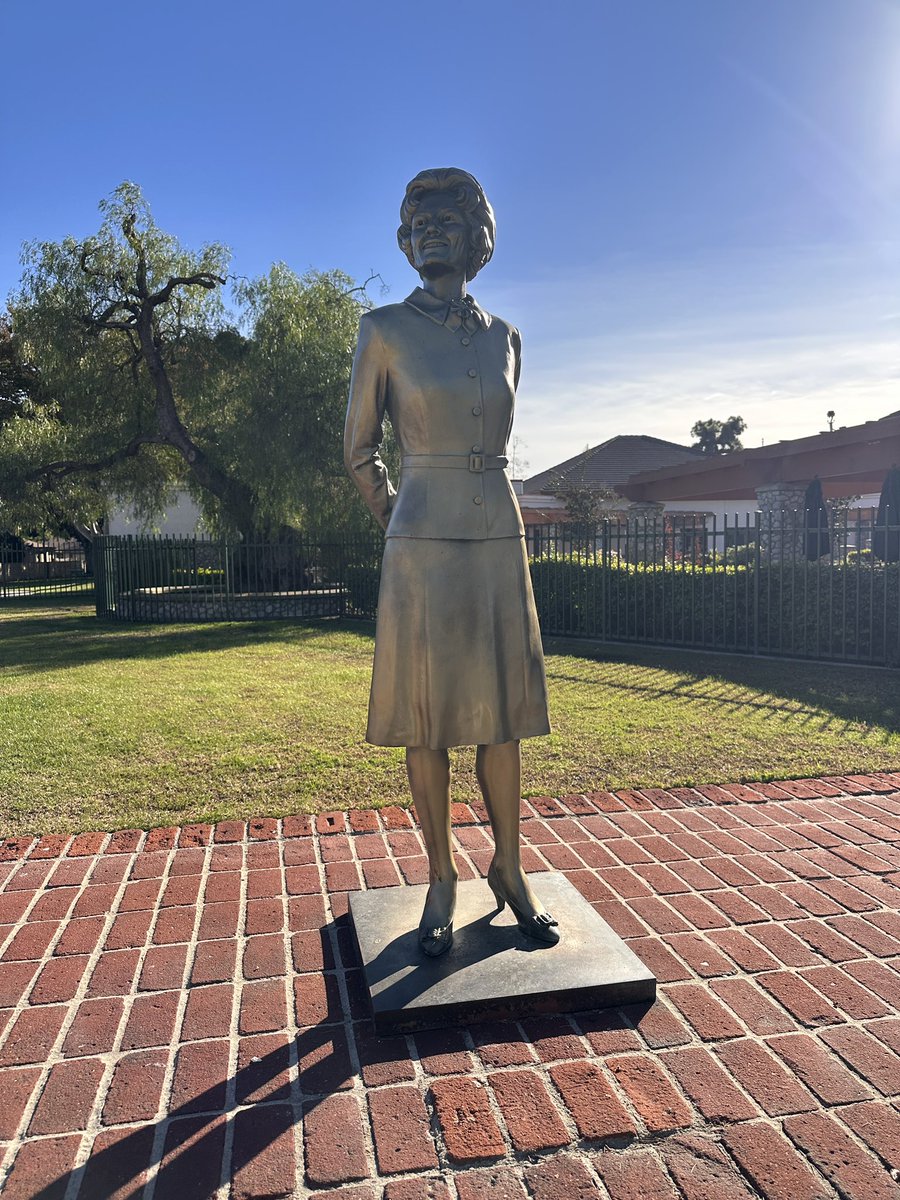 PetrosAndMoneyShow tweet media