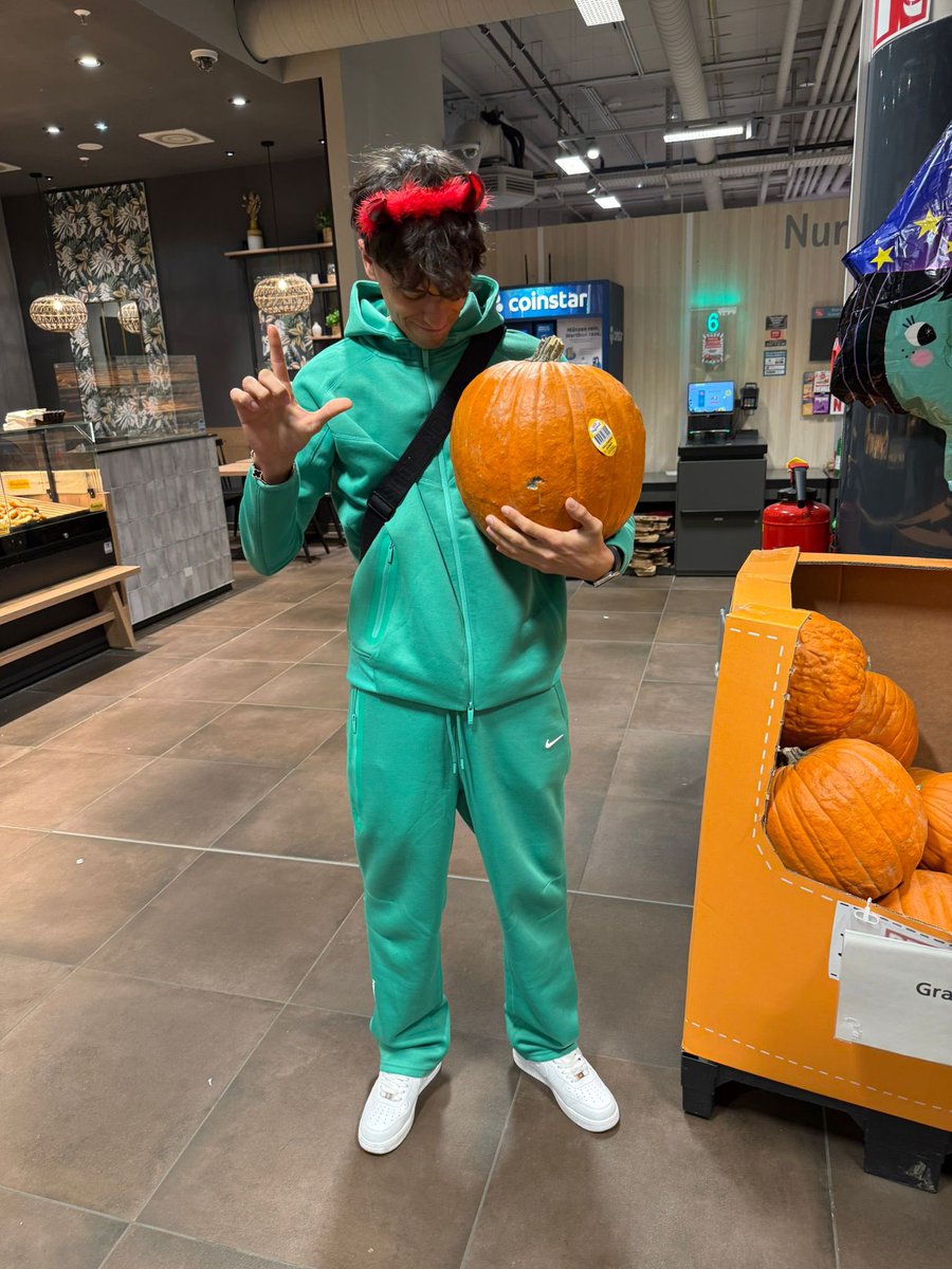 livefrmutopia's tweet image. 