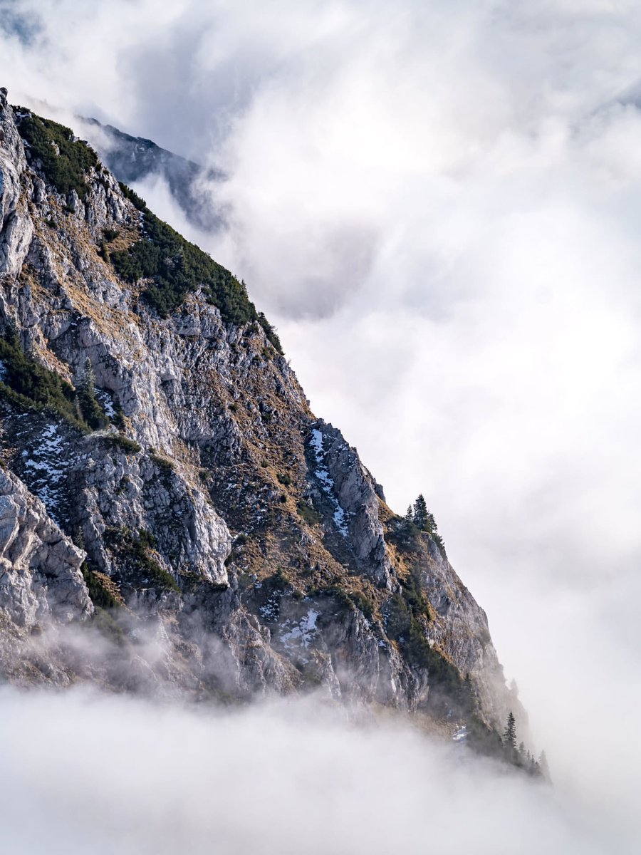 ExploringSlo's tweet image. The mountains offer an ideal escape from everyday stress. Surrounded by fresh air, open skies, and the steady calm of nature, it’s easy to slow down, clear your mind, and feel refreshed.
📸 @lucijaodar and @primoz_senk