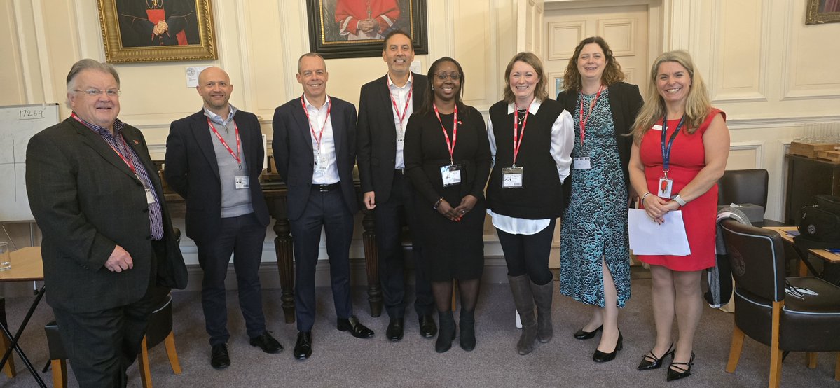 efiL_Coaching's tweet image. Honoured to have joined @StEdmundsWare for their Year 13 Interview Skills Morning. Practising interviews builds confidence and clarity — and these students were brilliant. Looking forward to doing more work with schools to support the next generation of leaders.

#InterviewSkills