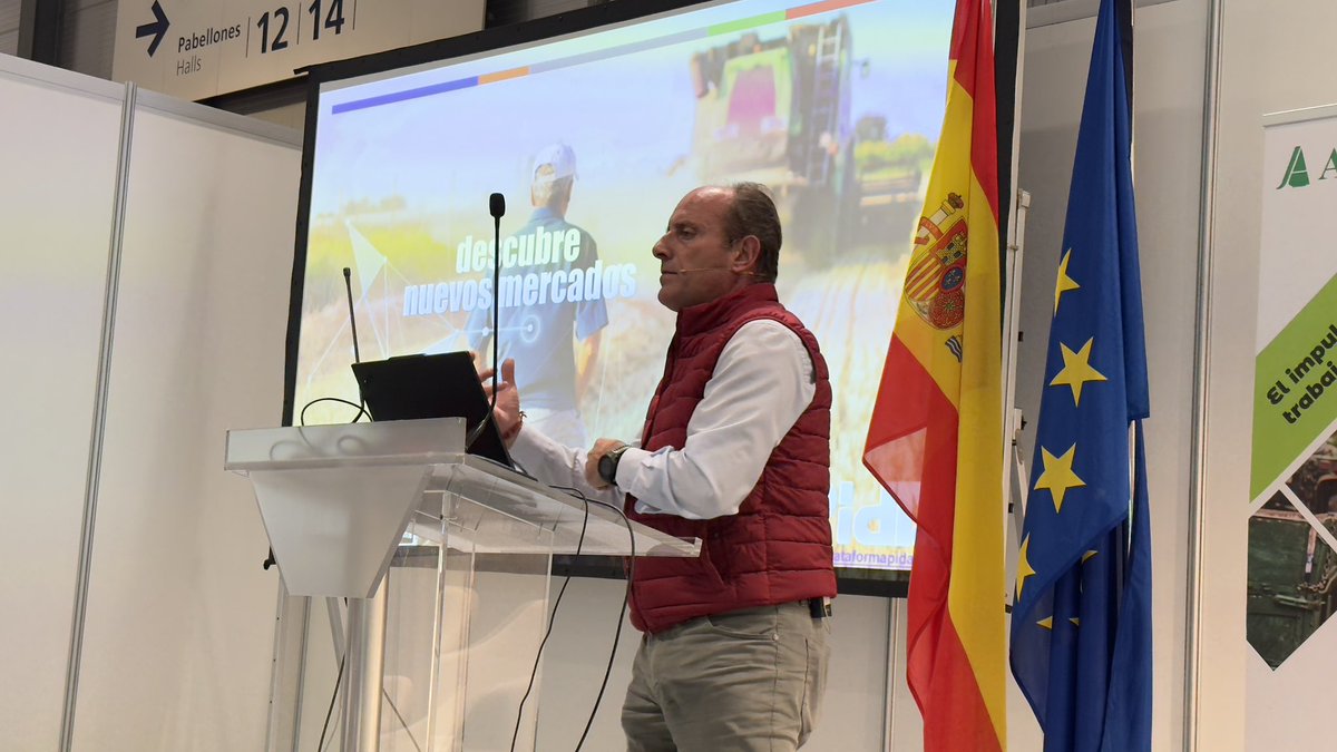 2025Pida's tweet image. plataformapida.com  se ha presentado en Expo Sagris 2025 por Manuel Torrero @ASAJACLM llevando a los profesionales  las más de 20 ventajas que la digitalización aporta a la optimización y mejora de la gestión de las explotaciones agrícolas y ganaderas. #pida #pidanuevocampo