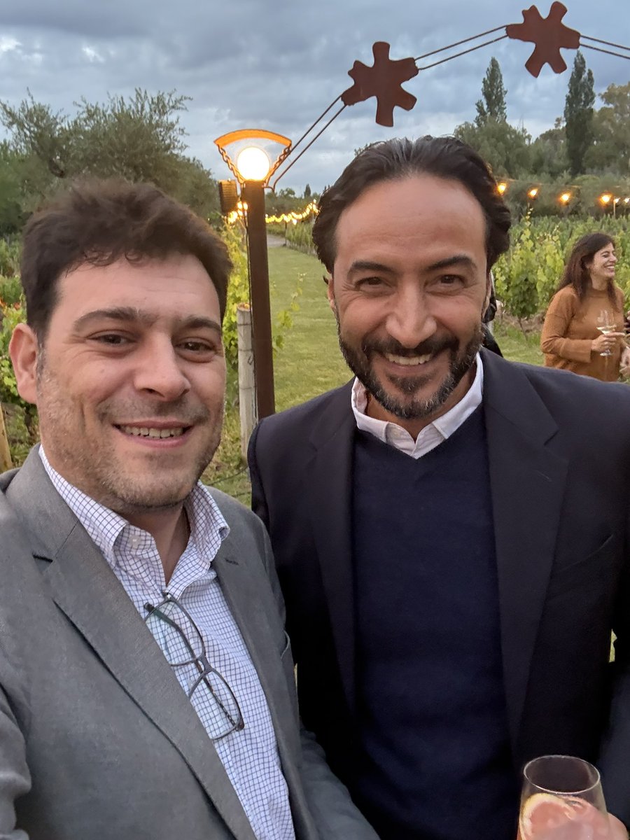 DrFelixGuerrero's tweet image. It’s been my 1st @UroTarget meeting, and back from Argentina I only keep good memories!
Excellent scientific program and great friends!
@cdanicas @g_develasco @mflazzaro_gu @fedelosco @raymanneh @TouijerKarim @aaoncoclinica @Martin_AngelMD