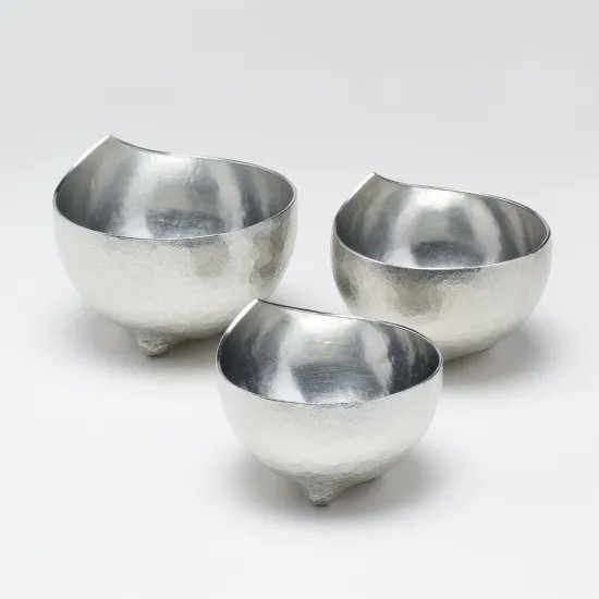 seikado_jp's tweet photo. 錫 すくううつわ ぐい呑み
端正で丸みを帯びたこの器は、水を両手ですくったときの手のフォルムをイメージして作られています。
#ぐい呑み #錫 #sakeware https://t.co/9RkVaHGvv5