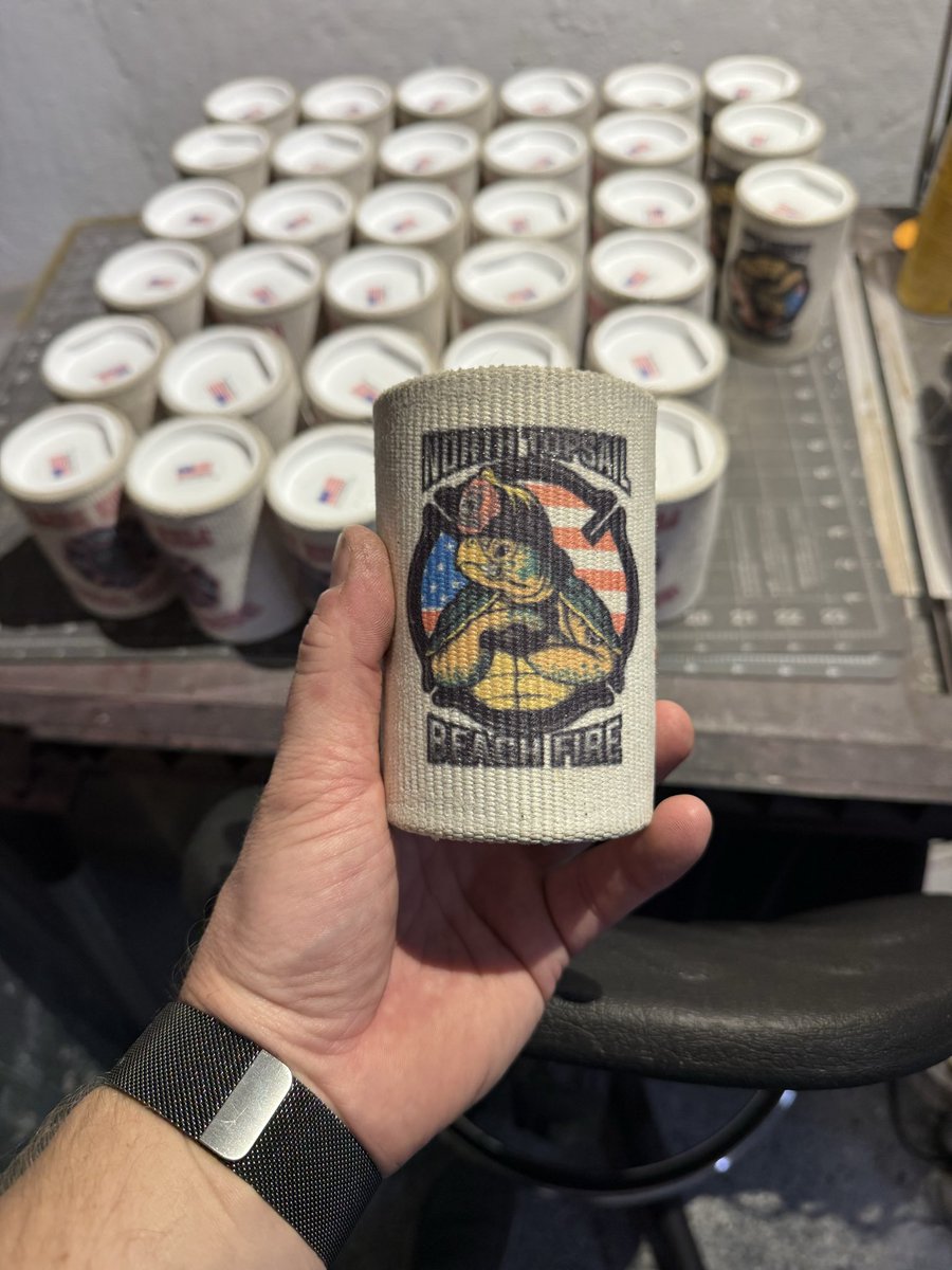Crafty_American's tweet photo. 🚒🔥 Ready to stand out at your next cookout or tailgate?

Add your logo, name, or department emblem and make it 100% yours.

🇺🇸 Handcrafted with pride at https://t.co/c8DuaQGuvU

#FirefighterPride  #CustomKoozies #FireHoseGear #MadeInUSA https://t.co/eemmdOSlY2