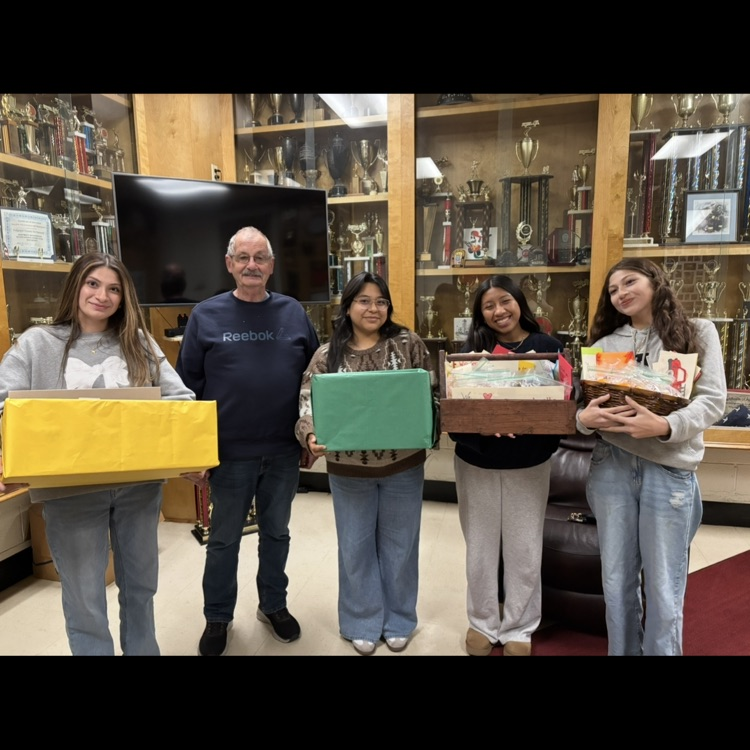 CCPSCCHS's tweet image. As their class service project, Ms Hyde’s Introduction to Leadership students chose to recognize our volunteer firefighters for their dedication and service.  Students made thank you cards and sweet treats to deliver. #BDP #BetterEveryDay #ForksUp