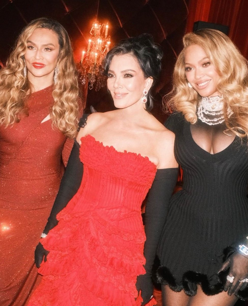 BEYONCÉ MA PUOI POSTARE DELLE FOTO? TI FACCIAMO COSÌ SCHIFO???? che bona