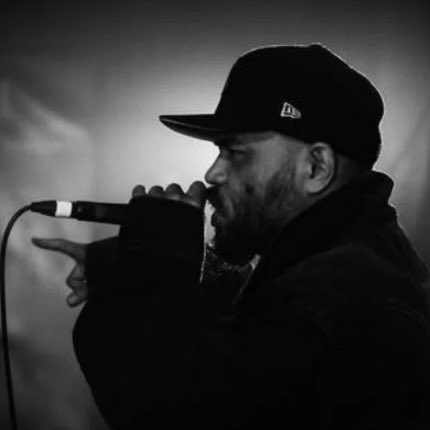 usedvinylZEAK's tweet image. 訃報を聞いた日、彼のレコードだけを聴いて過ごした。
「もうライブもDJも観れないのか・・・」と落胆し、
「いや！氏の残した作品があるじゃないか！」と希望を持った記憶がある。
もう10年も経つのか・・・

#devlarge