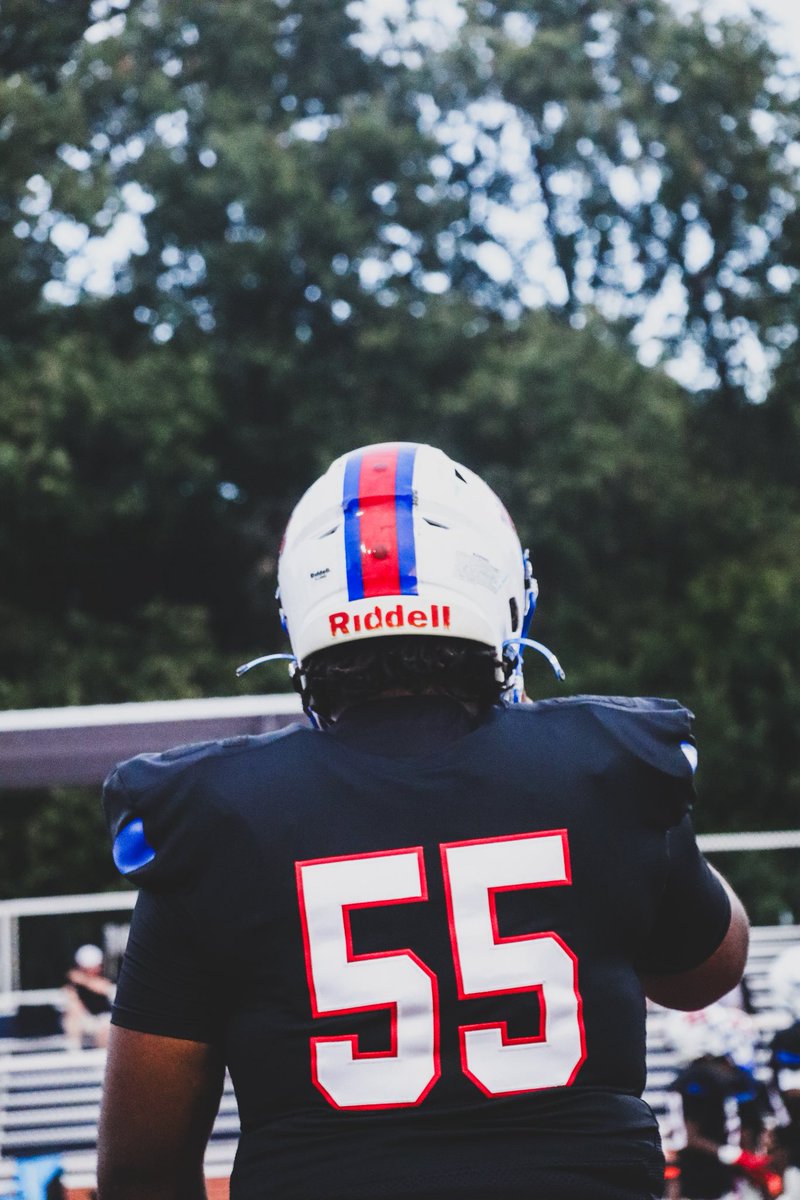 Stevion10's tweet photo. Check out my full season highlights (8 games) 42 Total Tackles, 3 Pressures and 1 Sack @coachbowdenBHS @Coach_TDMiller @Bartlett_FB 

https://t.co/NCxBhLRZuu https://t.co/W4nU0VmQnP