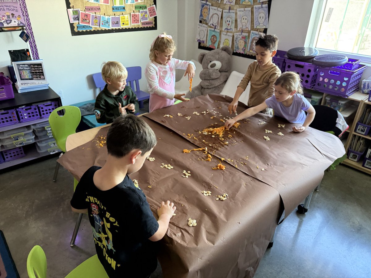 KristaKimball08's tweet image. Forgot to share our fun with counting by 10’s, estimating, using adjectives with hands on connections, how heat changes materials &amp;amp; so much more! The kids loved trying baked pumpkin seeds and seeing how heat change the seeds. #makelearningfun #1stgrade @VanRaubES @BoerneISD