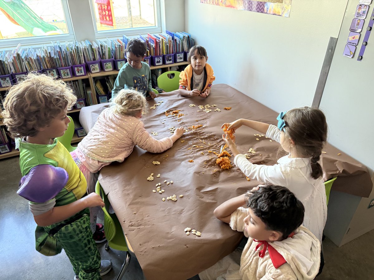 KristaKimball08's tweet image. Forgot to share our fun with counting by 10’s, estimating, using adjectives with hands on connections, how heat changes materials &amp;amp; so much more! The kids loved trying baked pumpkin seeds and seeing how heat change the seeds. #makelearningfun #1stgrade @VanRaubES @BoerneISD
