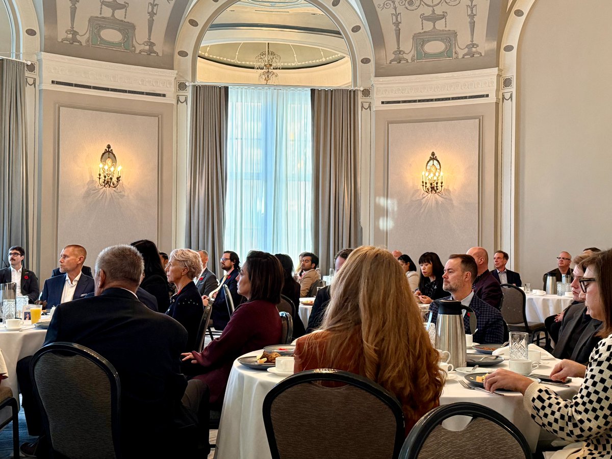 ChrisMartinAB's tweet photo. Earlier today, @EdmontonChamber  hosted Minister @EleanorO_MP  for an insightful discussion on Federal Budget 2025 - highlighting priorities for Canada’s economic future. Thank you, Minister, and all who joined us at Fairmont Hotel Macdonald.
#budget2025 #cdnpoli #abpoli #yeg