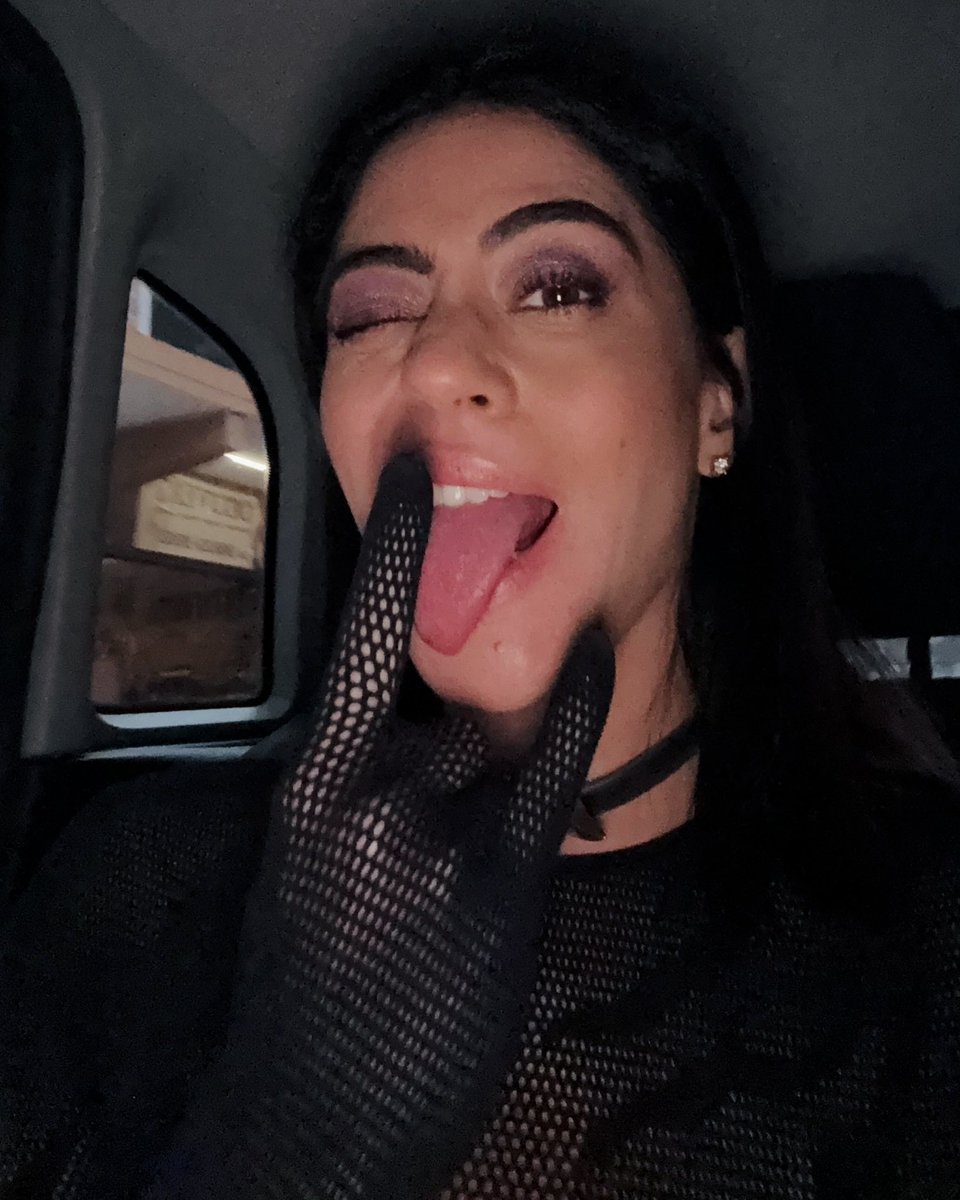 CarolCastroReal's tweet image. Momentos de respiro, encontros e muita música!!!

A 1ª vez no Rock the Mountain a gente nunca esquece!!!!
Obrigada, Léo Marçal, e a todos os envolvidos! Foi lindo! 🏔️🎵♥️

#RockTheMountain #Festival #Musica #CarolCastro