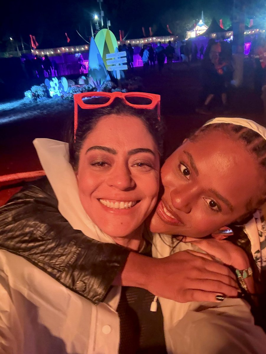 CarolCastroReal's tweet image. Momentos de respiro, encontros e muita música!!!

A 1ª vez no Rock the Mountain a gente nunca esquece!!!!
Obrigada, Léo Marçal, e a todos os envolvidos! Foi lindo! 🏔️🎵♥️

#RockTheMountain #Festival #Musica #CarolCastro