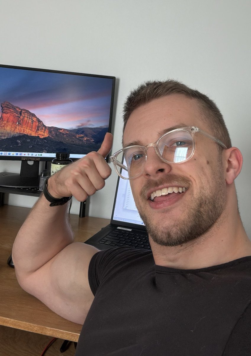 Swolecialist tweet media