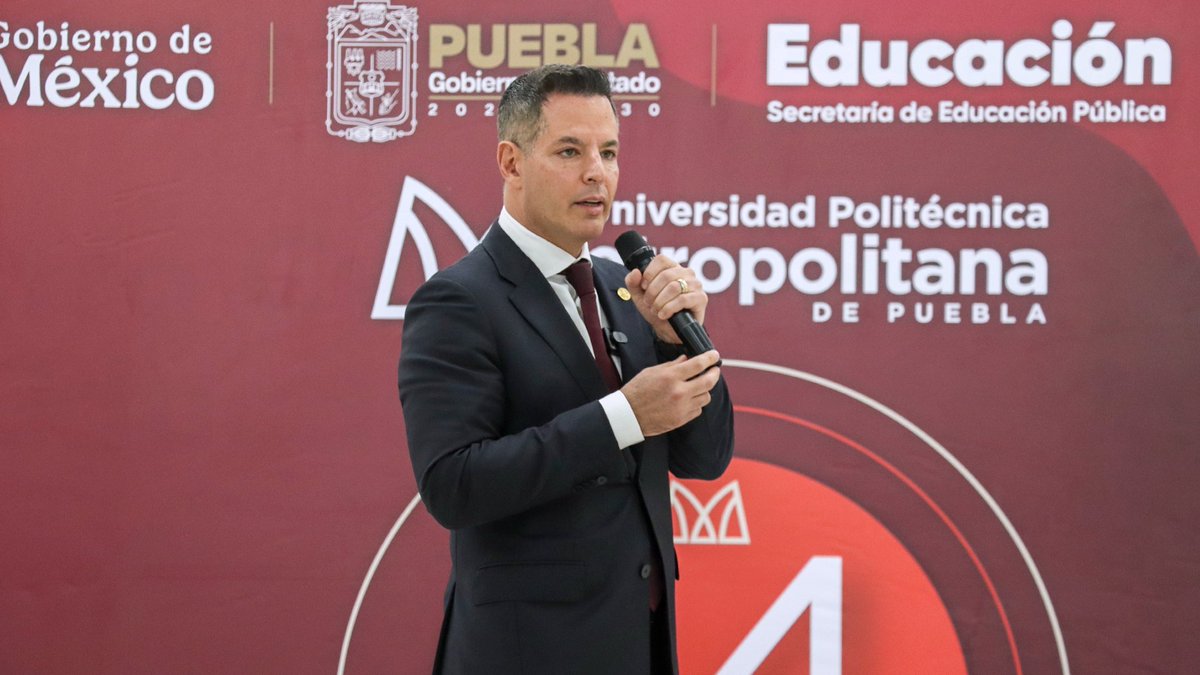 En palabras de nuestro rector <a href="/RayAtanacioLuna/">Raymundo Atanacio</a>, hoy celebramos con orgullo y gratitud, catorce años de arduo trabajo, de dedicación incansable, de forjar mentes brillantes y de construir un futuro próspero para #Puebla y para #México.

Mediante una ceremonia y una conferencia