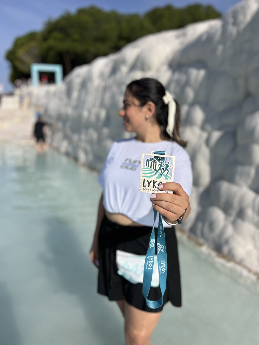 Niloofar Malaiee tweet media