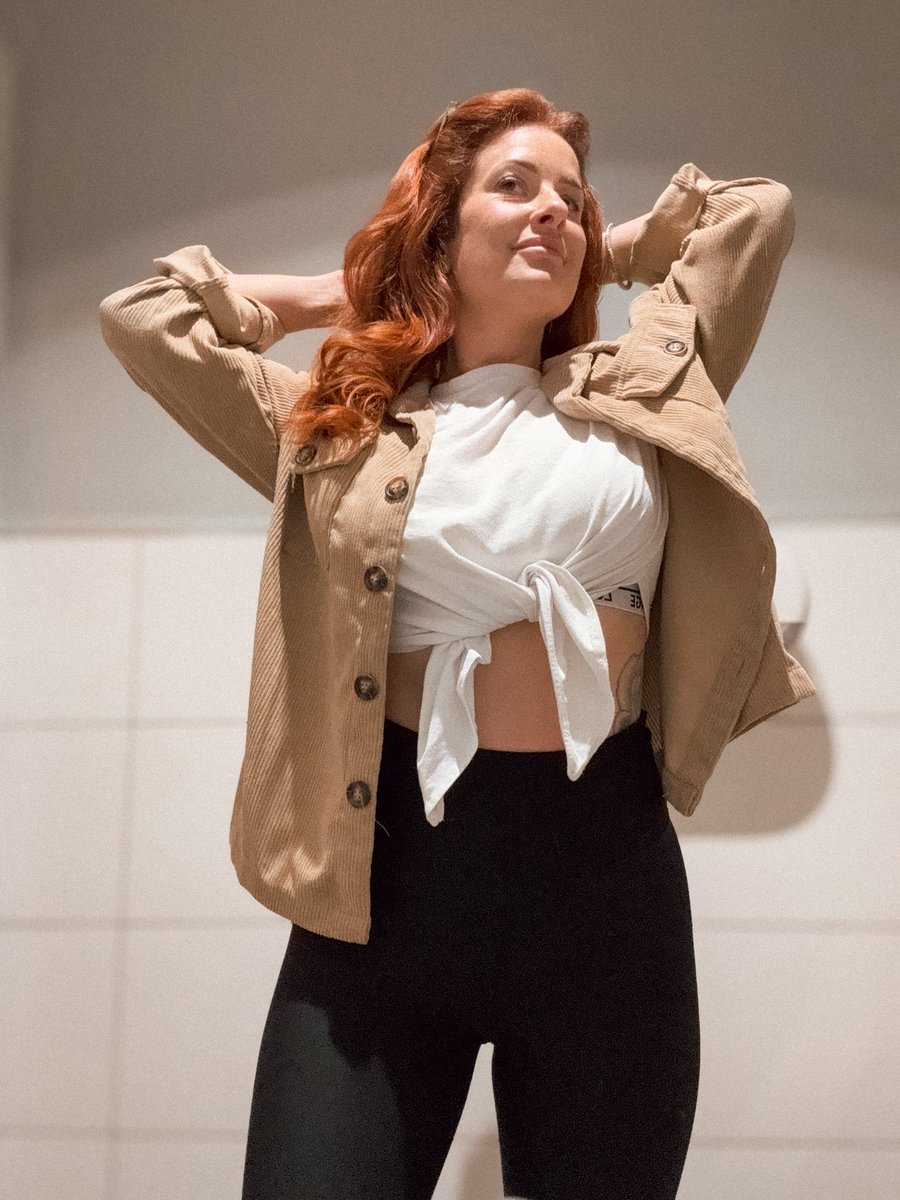 LittleLadyUK tweet media