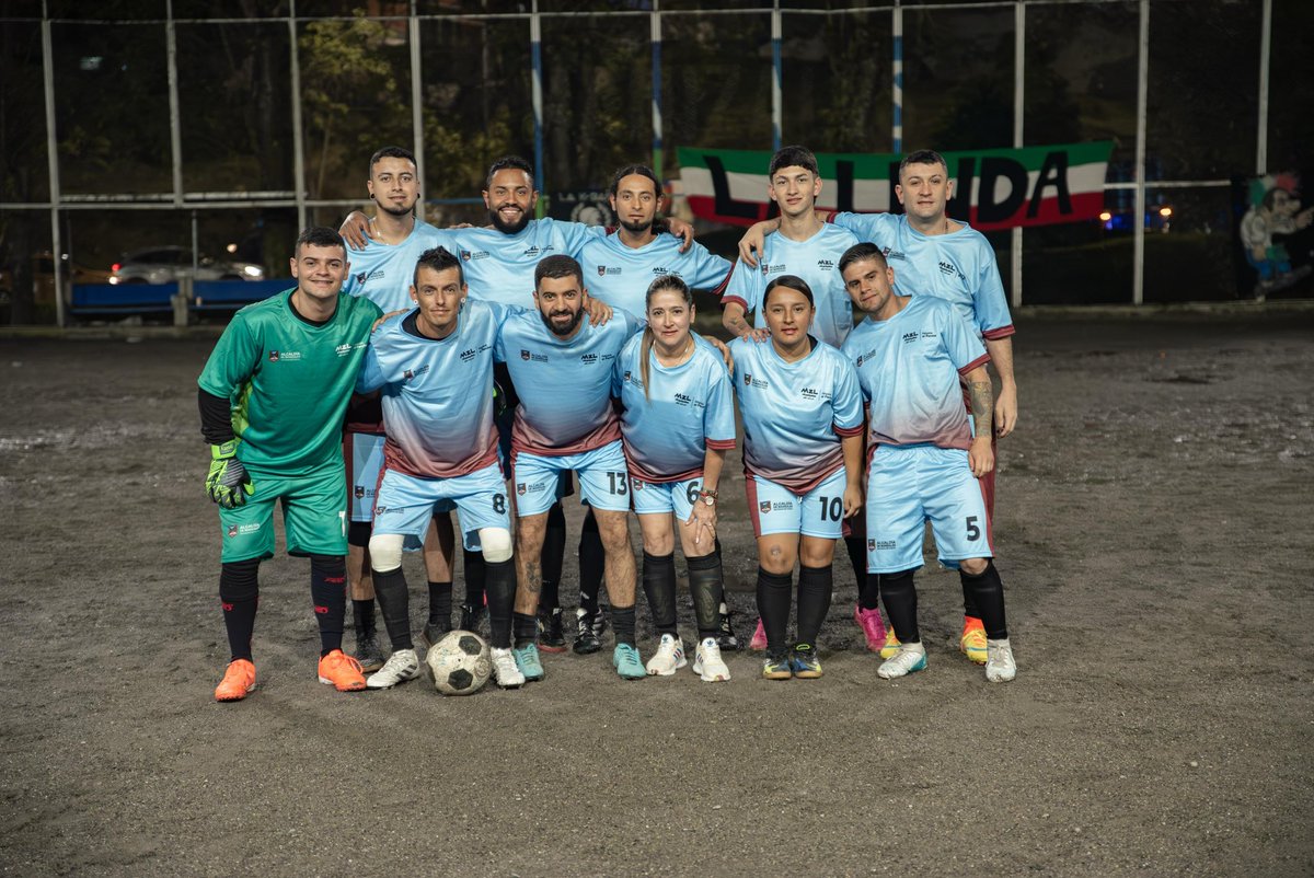 HNZ11 - La Banda del Eje tweet media