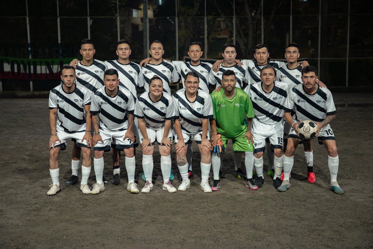 HNZ11 - La Banda del Eje tweet media