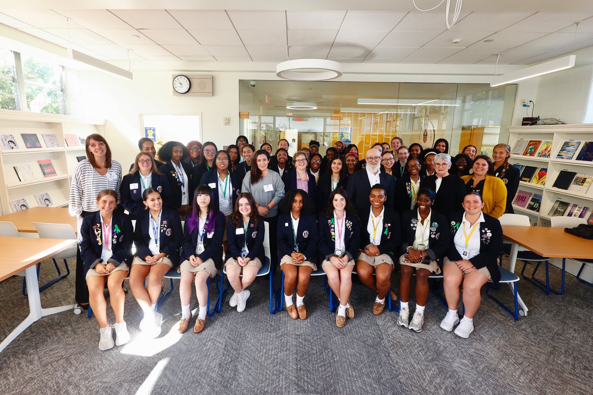 TheHowleyFdn's tweet image. Our visit to @MerionMercy reminded us that confidence and compassion go hand in hand!
Nick and Lorie Howley, Meg Howley, Halle Martin, Kriste Duhigg, and Allie Busser met Howley Scholars who are setting their sights high and shaping their futures with purpose and integrity.