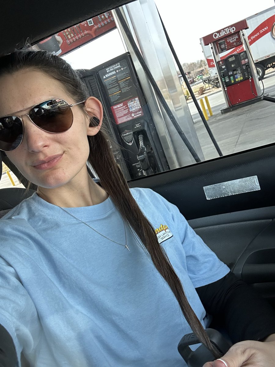 saramuse_'s tweet photo. @JoshPateCFB any @QuikTrip love for the blue collar gals? https://t.co/cf9iF2gHTS