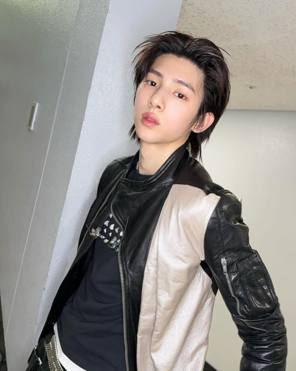 juhoon pics tweet media