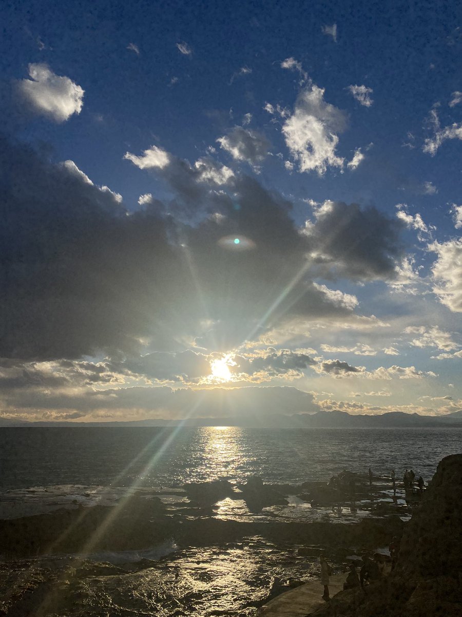 m_u_n_i__n's tweet image. また鎌倉､江ノ島行きたいなー
沈んでいく夕日がほんと綺麗だった😮‍💨