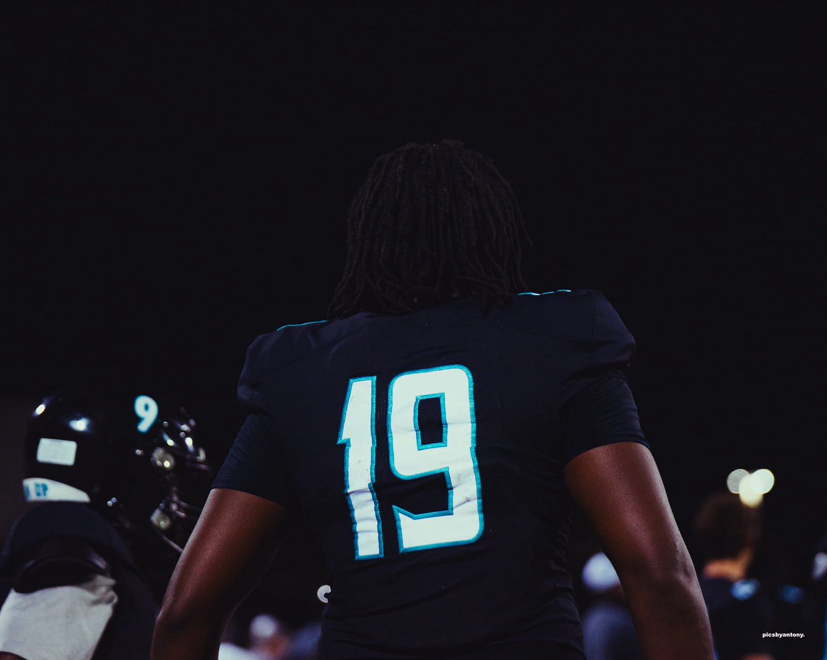 Full season highlights, 6’2 218 OLB/DE can play anywhere 3.2 gpa 1320 on SAT. Come get a dawg💯. <a href="/CoachGabe34/">Travis Gabriel</a> <a href="/Coach_Brim/">Demeitre Brim</a> <a href="/CoachDrico/">Drico Johnson</a> <a href="/CoachMathies/">Eric Mathies</a> <a href="/_CoachBTaylor/">Coach Brandon Taylor</a> <a href="/Coach_MWright/">Coach Matt Wright</a> Check out my highlight - hudl.com/v/2TAyXq