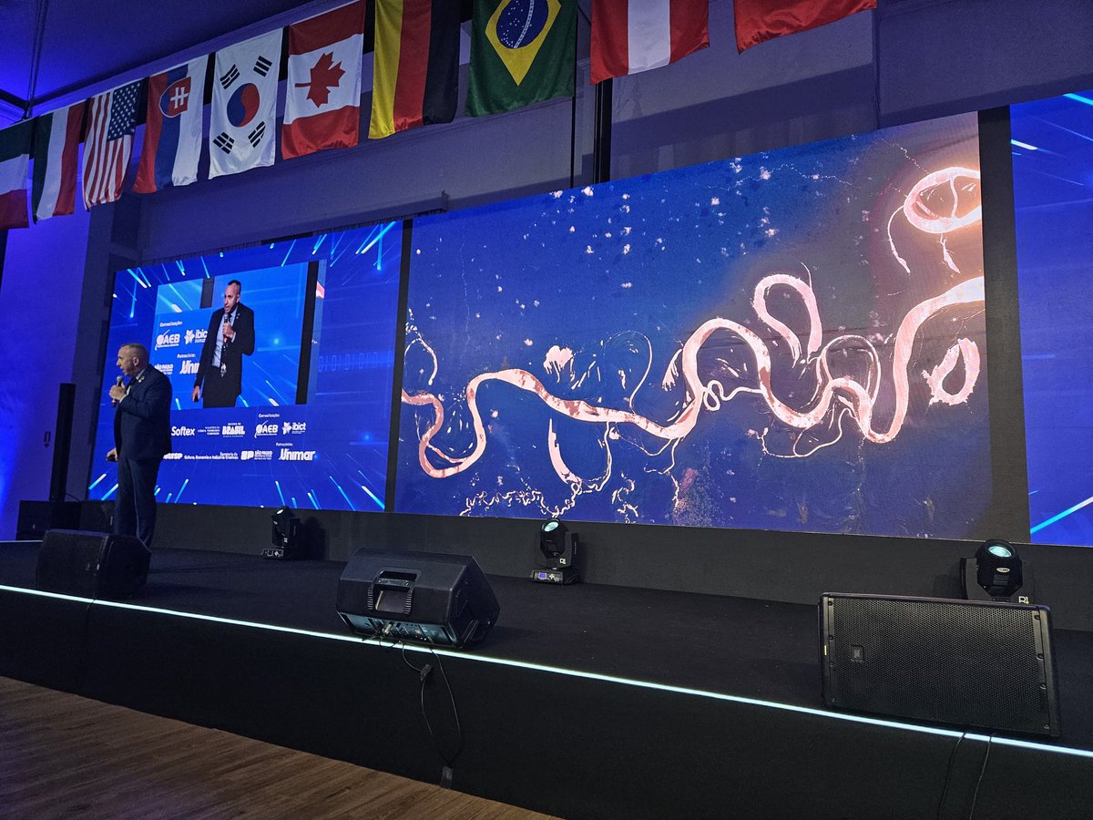 ASE_Astronauts's tweet image. #ASE36 Day 4: Before beginning his update on @NASAArtemis and the exciting milestones ahead for Artemis II especially, @AstroKomrade added a local touch by sharing a beautiful photo he took from space: "Seeing the Amazon lit up by the sun was one of my favorite visions!"