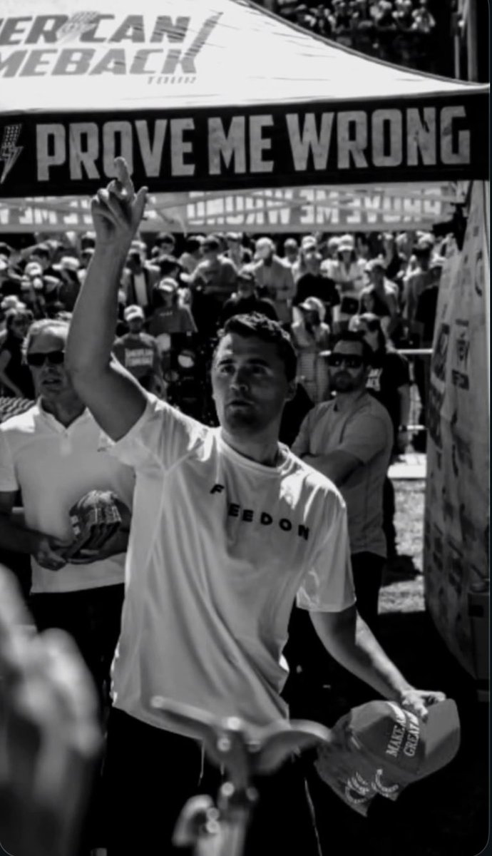 redneck_conserv's tweet image. 2 months ago, Charlie Kirk threw me one of his last MAGA hats 🥺🥺🥺
#magahat #charliekirk