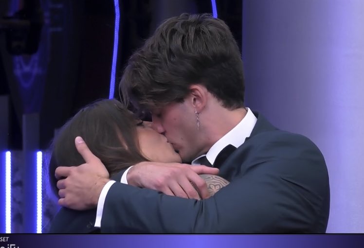 Chissene delle nomination quando ci sono i loro primi piani #jonita