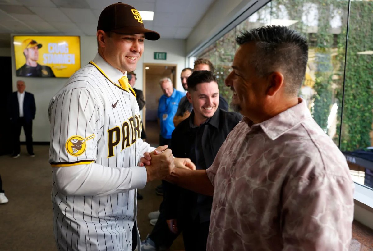 “Honestly, he’s the guy I’m going to rely on the most — his experience."

#Padres notes:

Craig Stammen eager to work hand in hand with pitching coach Ruben Niebla. Plus AJ  Preller talks extension talks, Jason Adam status update and more. 

sandiegouniontribune.com/2025/11/10/pad…