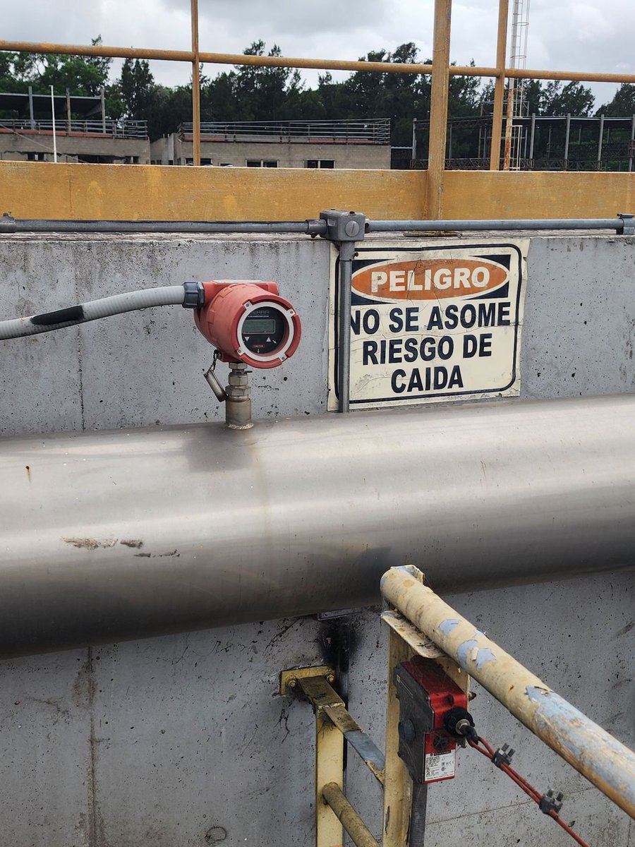 sierraflow's tweet image. Sierra’s Glen Coblentz teamed up with Meditecna, our long-time distributor, at one of Buenos Aires’ largest WWTP plants where our industrial thermal flow meters deliver precision flow measurement in both aeration basin and digester gas applications bit.ly/4nRBJtL