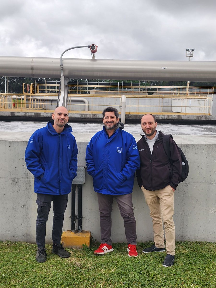 sierraflow's tweet image. Sierra’s Glen Coblentz teamed up with Meditecna, our long-time distributor, at one of Buenos Aires’ largest WWTP plants where our industrial thermal flow meters deliver precision flow measurement in both aeration basin and digester gas applications bit.ly/4nRBJtL