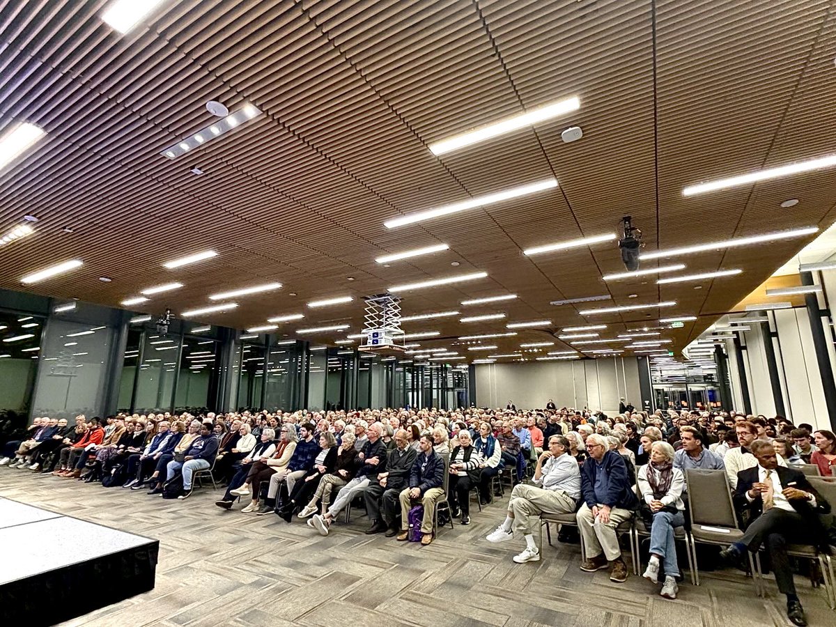 I was told that if I spoke out against the establishment I’d never hold a crowd again. Guess they’re wrong! <a href="/FrankBruni/">Frank Bruni</a>