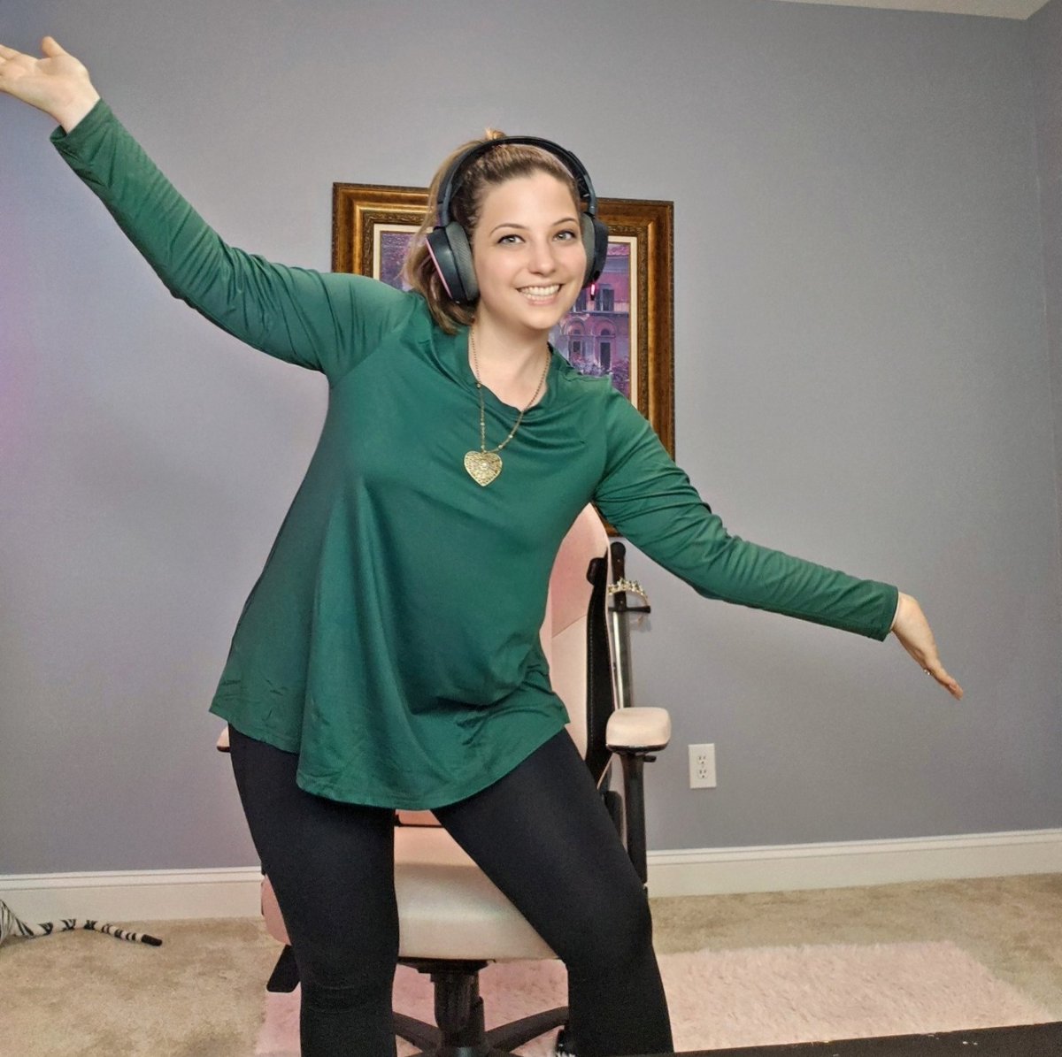 My stream room is all CLEAN and NOT PILED WITH RANDOM STUFF

It's lovely

Live now to play more Dota 2! 
Ttv/Reinessa 💛

(Also MONSTER HATS!!)