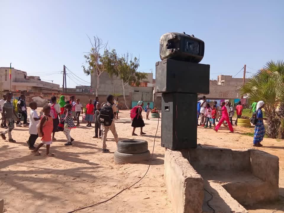 SenegalCosydep's tweet image. (ESPES): COSYDEP Dakar reprend ses activités par une journée d’assainissement et d’aménagement d’espaces  de récupération des déchets plastiques  au niveau de l’école élémentaire et du CEM Zone de recasement de Keur Massar .
#ProgrammeCLÉ #sonaged #cosydepdakar #CosydepZiguinchor